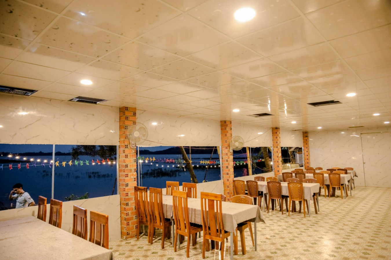 ĐẶC TIỆC CƯỚI HỎI TẠI GIA: Nghi Thức Trang Trọng Đánh Dấu Hành Trình Kết Đôi