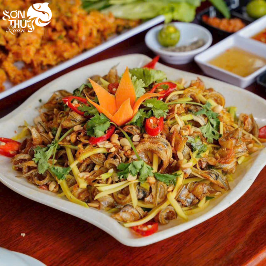 GỎI XOÀI KHÔ CÁ CHÈN